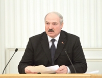 Лукашенко поручил правительству обеспечивать стабильность на потребительском рынке и рост доходов населения Лукашенко поручил правительству обеспечивать стабильность на потребительском рынке и рост доходов населения